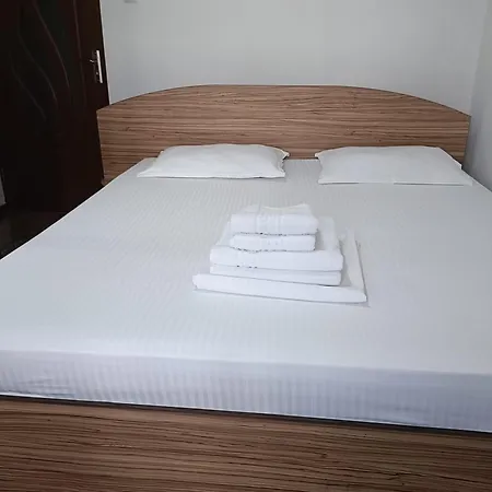 Peter Et Len Soleil , Famille إيفوري نورد